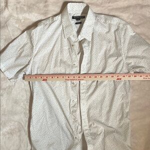 Michael Kors Men’s White Casual Button Down Shirt Size Small